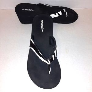 SZ 7 SPEEDO WEDGE THONGS ZEBRA PRINT